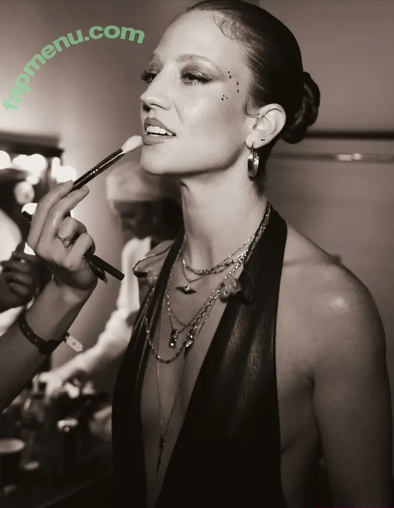 Jess Glynne nude photo #0191 (jessglynne)