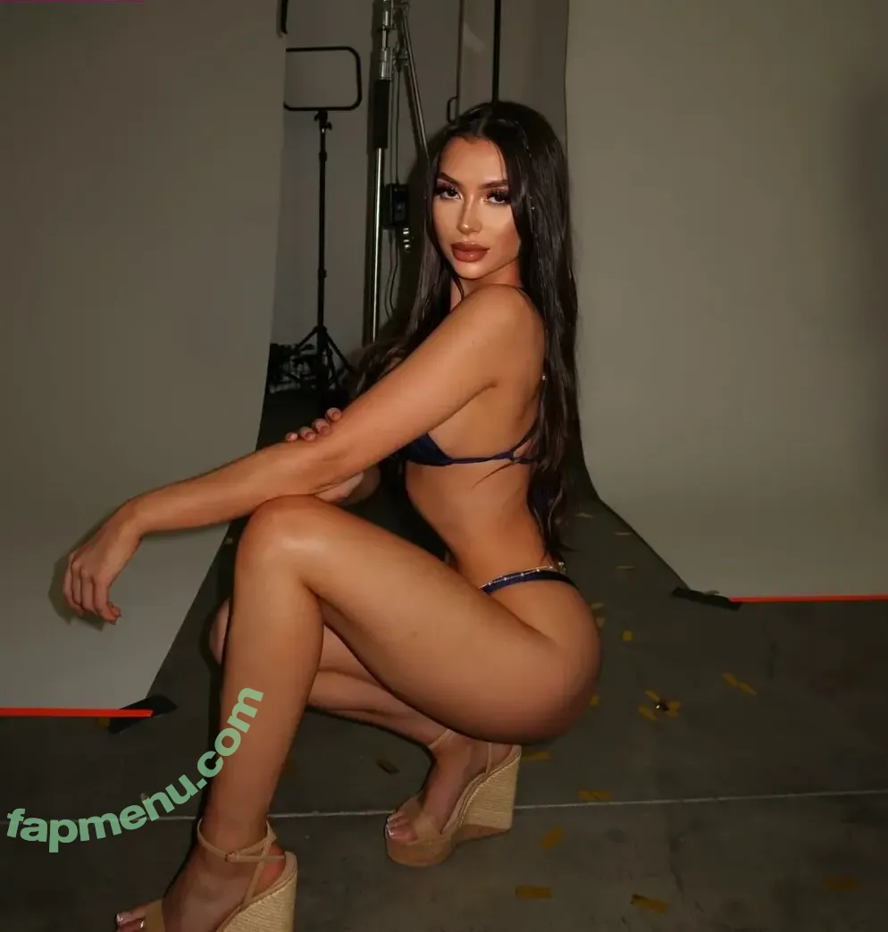 Jess Griffiths nude photo #0005 (jessiee.gee)