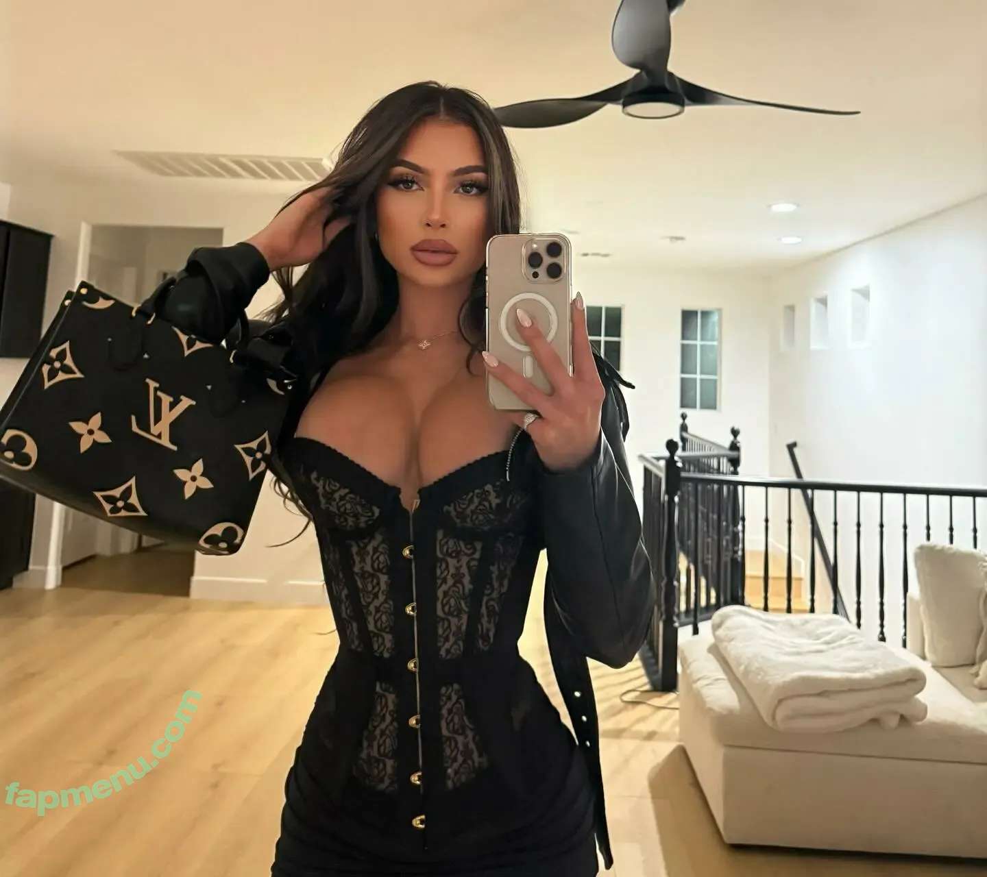 Jess Griffiths nude photo #0047 (jessiee.gee / jessieee.gee)