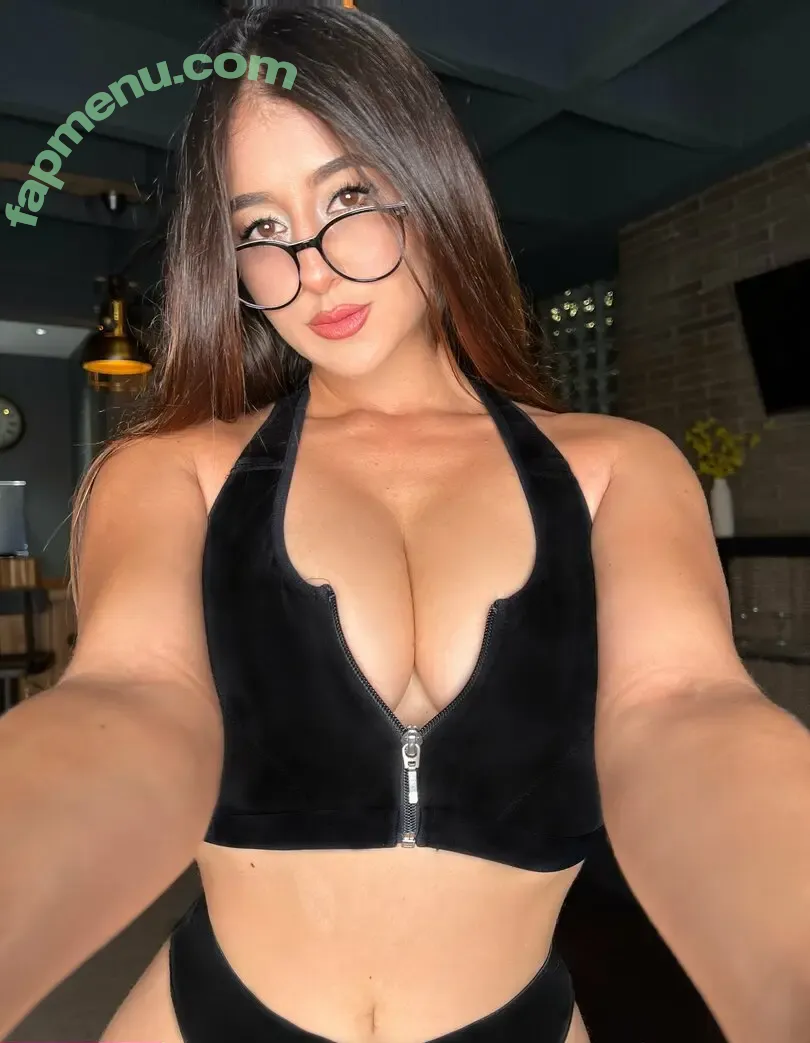 jess.moon8 nude photo #0025 (jessieindamoon8)
