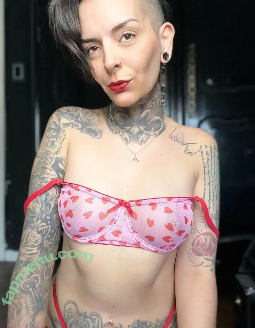 jessanque nude photo #0013 (jessandquinn)