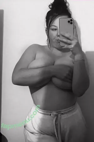 JessEileeen / jessieeeileennn nude photo #0002