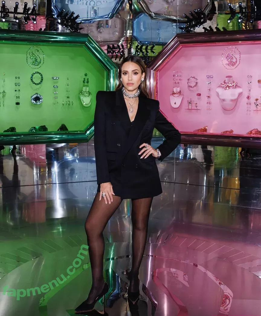 Jessica Alba nude photo #1366 (jessicaalba)