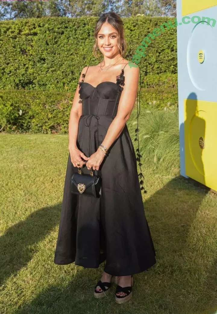 Jessica Alba nude photo #1389 (jessicaalba)