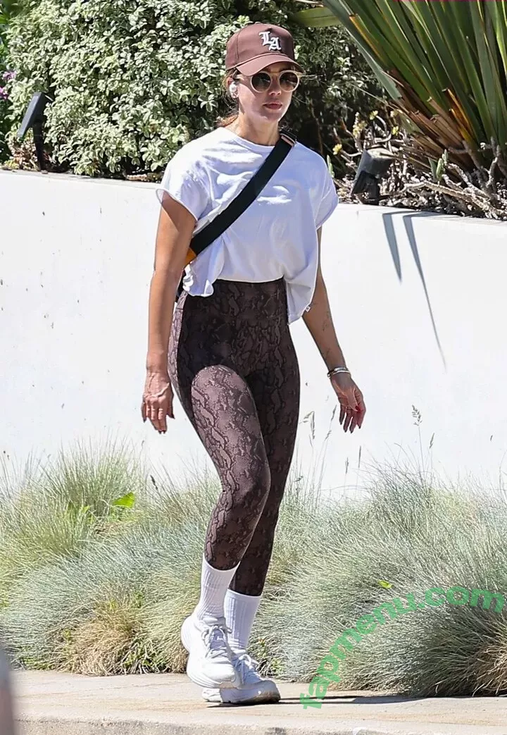 Jessica Alba nude photo #1418 (jessicaalba)