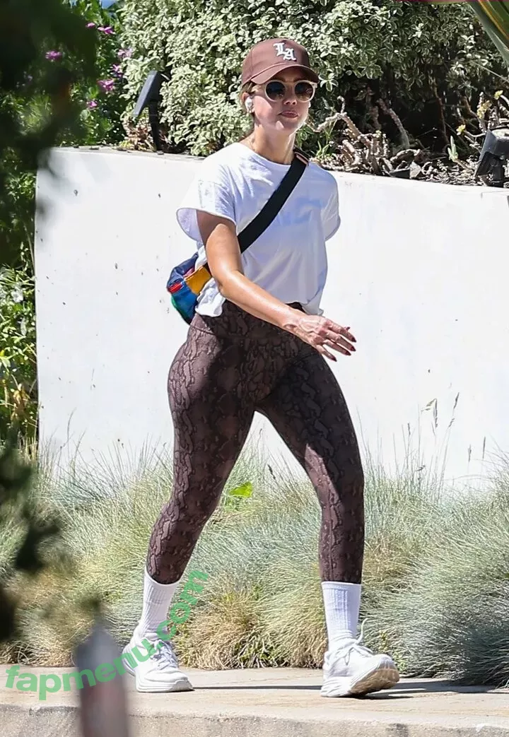 Jessica Alba nude photo #1421 (jessicaalba)