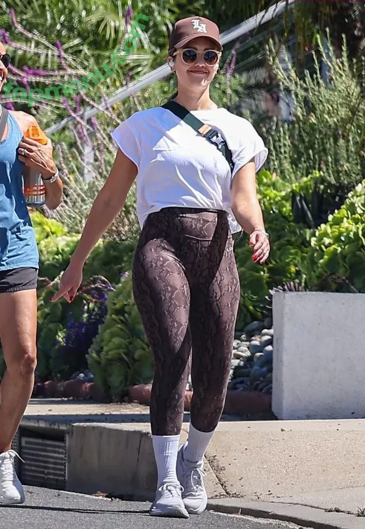 Jessica Alba nude photo #1429 (jessicaalba)