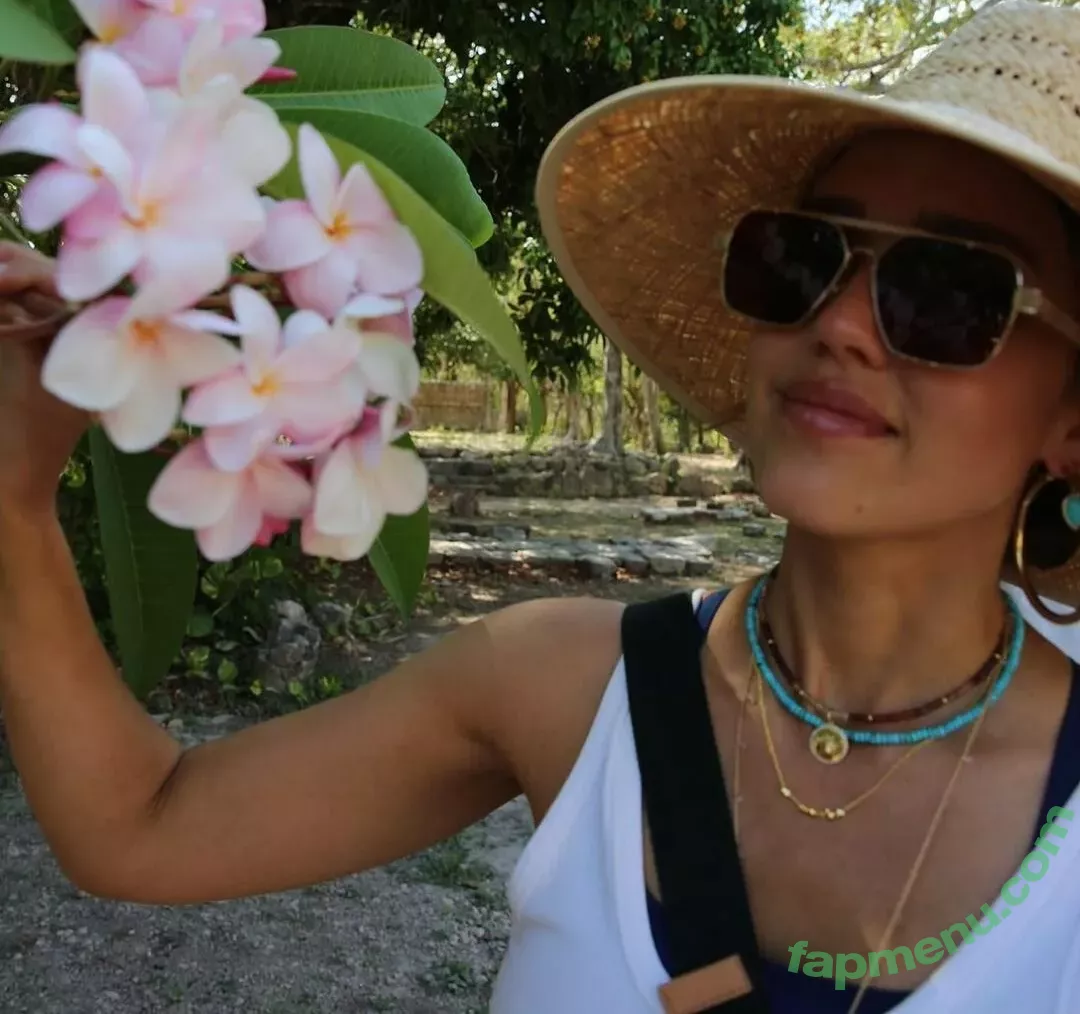 Jessica Alba nude photo #1543 (jessicaalba)