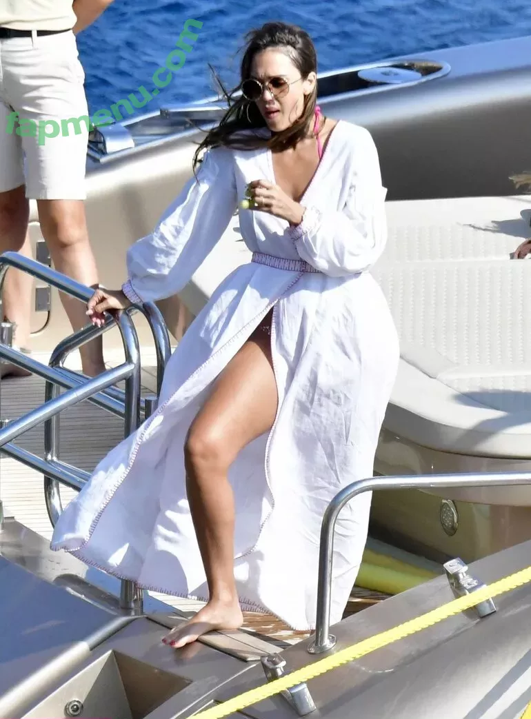 Jessica Alba nude photo #1636 (jessicaalba)