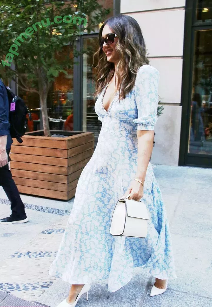 Jessica Alba nude photo #1695 (jessicaalba)