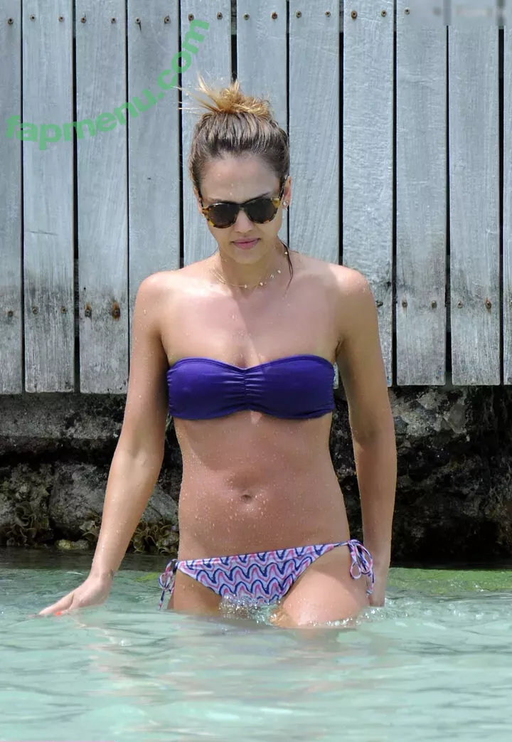 Jessica Alba nude photo #1838 (jessicaalba)