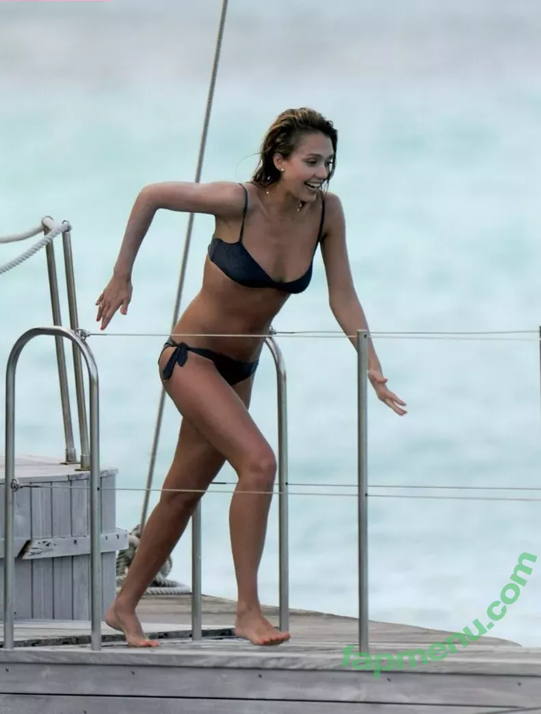 Jessica Alba nude photo #1852 (jessicaalba)