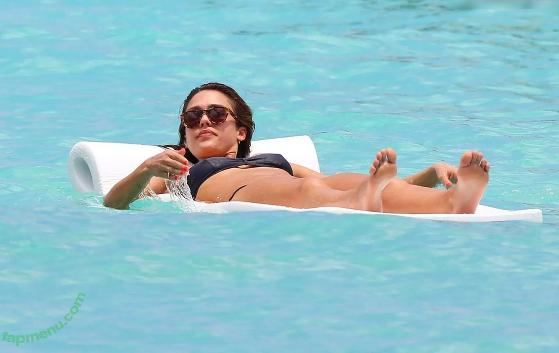 Jessica Alba nude photo #1854 (jessicaalba)