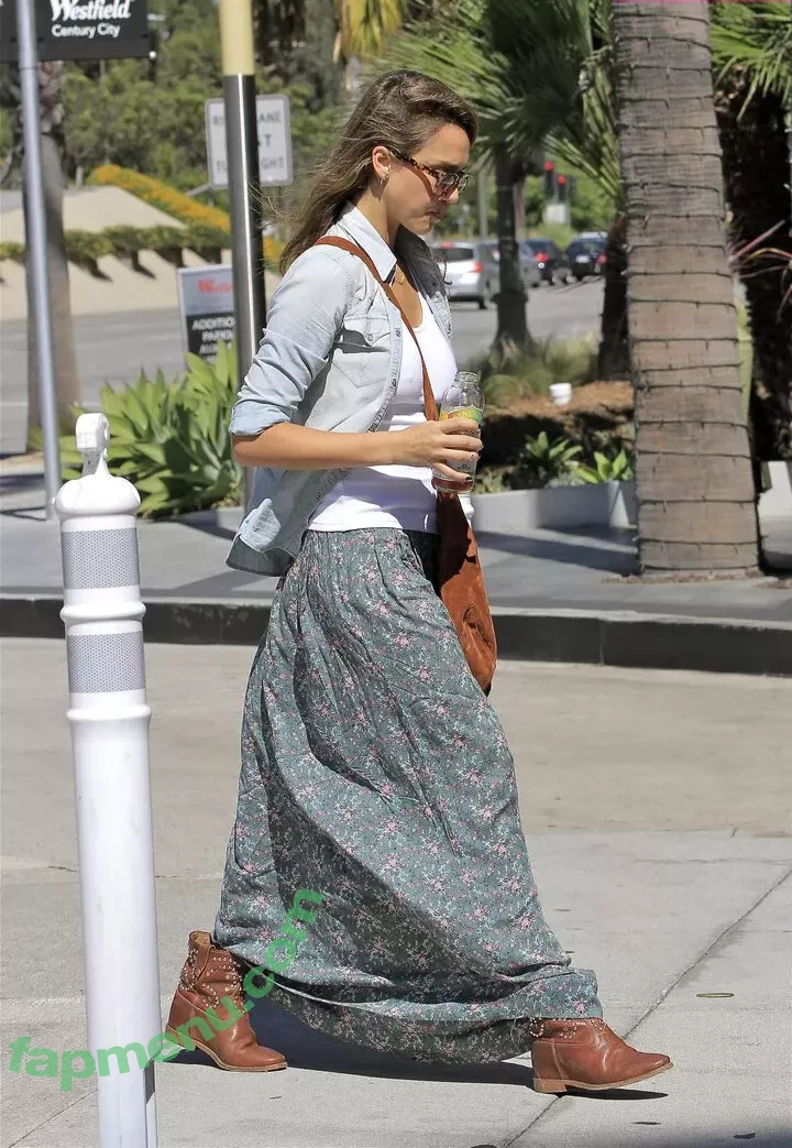 Jessica Alba nude photo #1869 (jessicaalba)