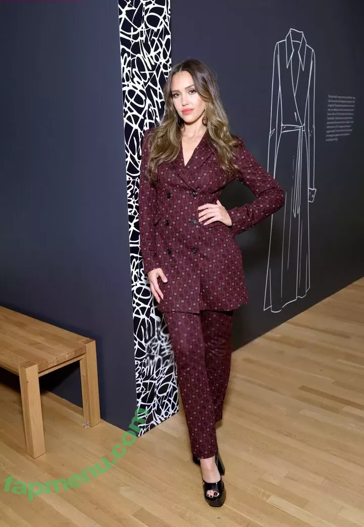 Jessica Alba nude photo #1882 (jessicaalba)