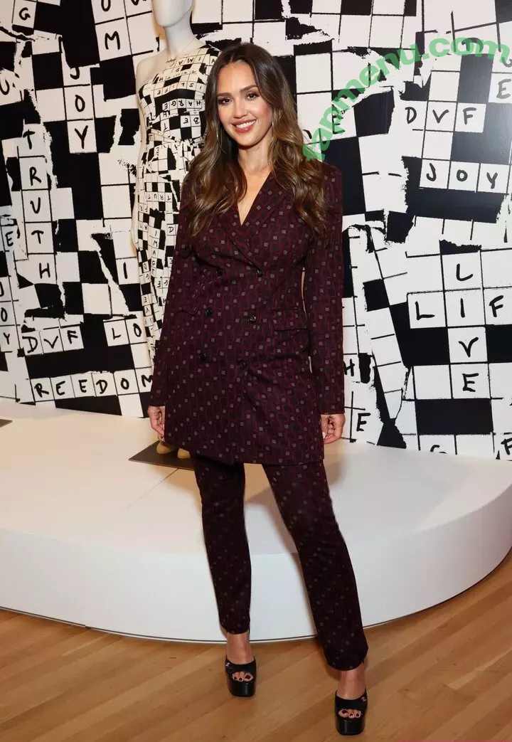 Jessica Alba nude photo #1894 (jessicaalba)