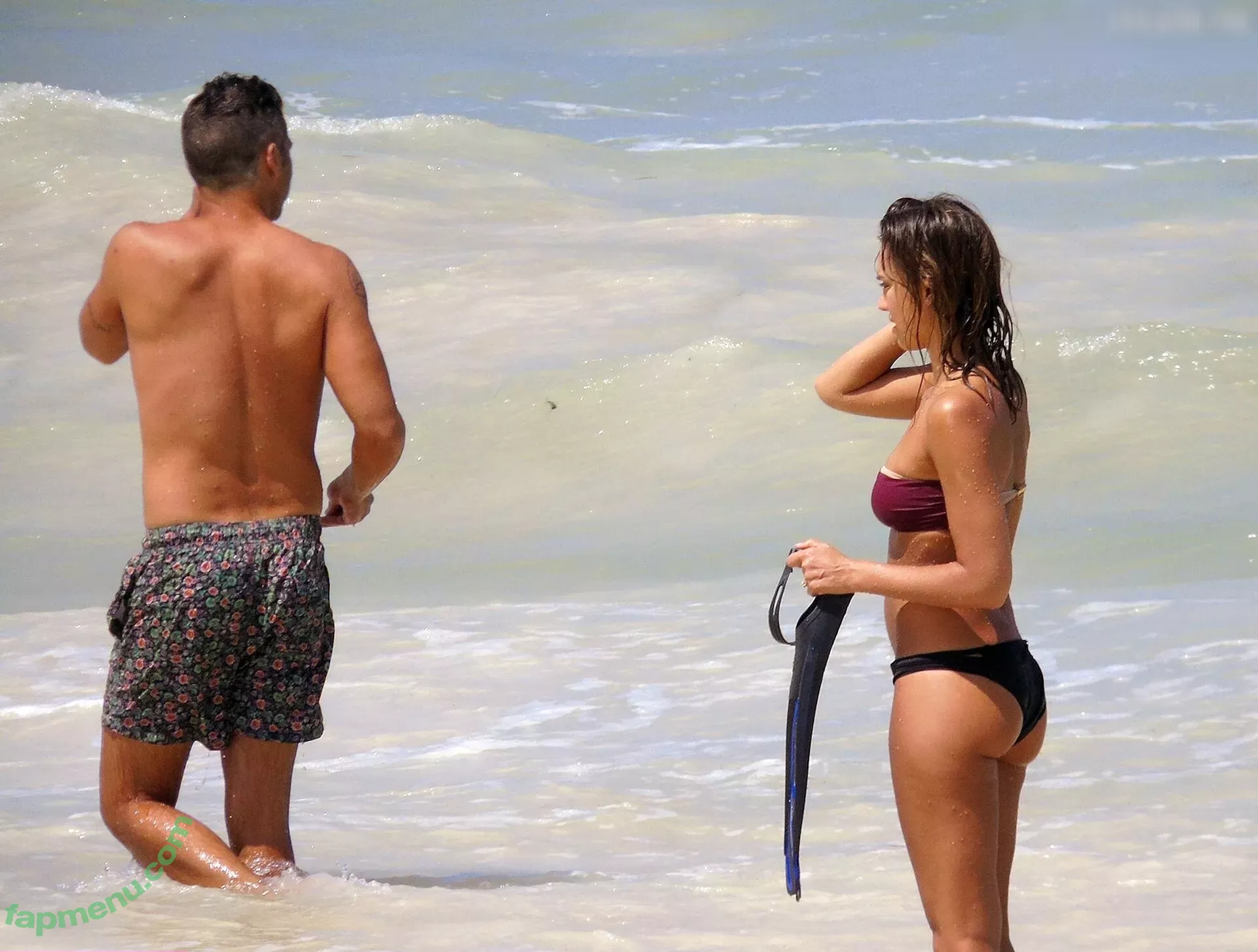 Jessica Alba nude photo #1901 (jessicaalba)