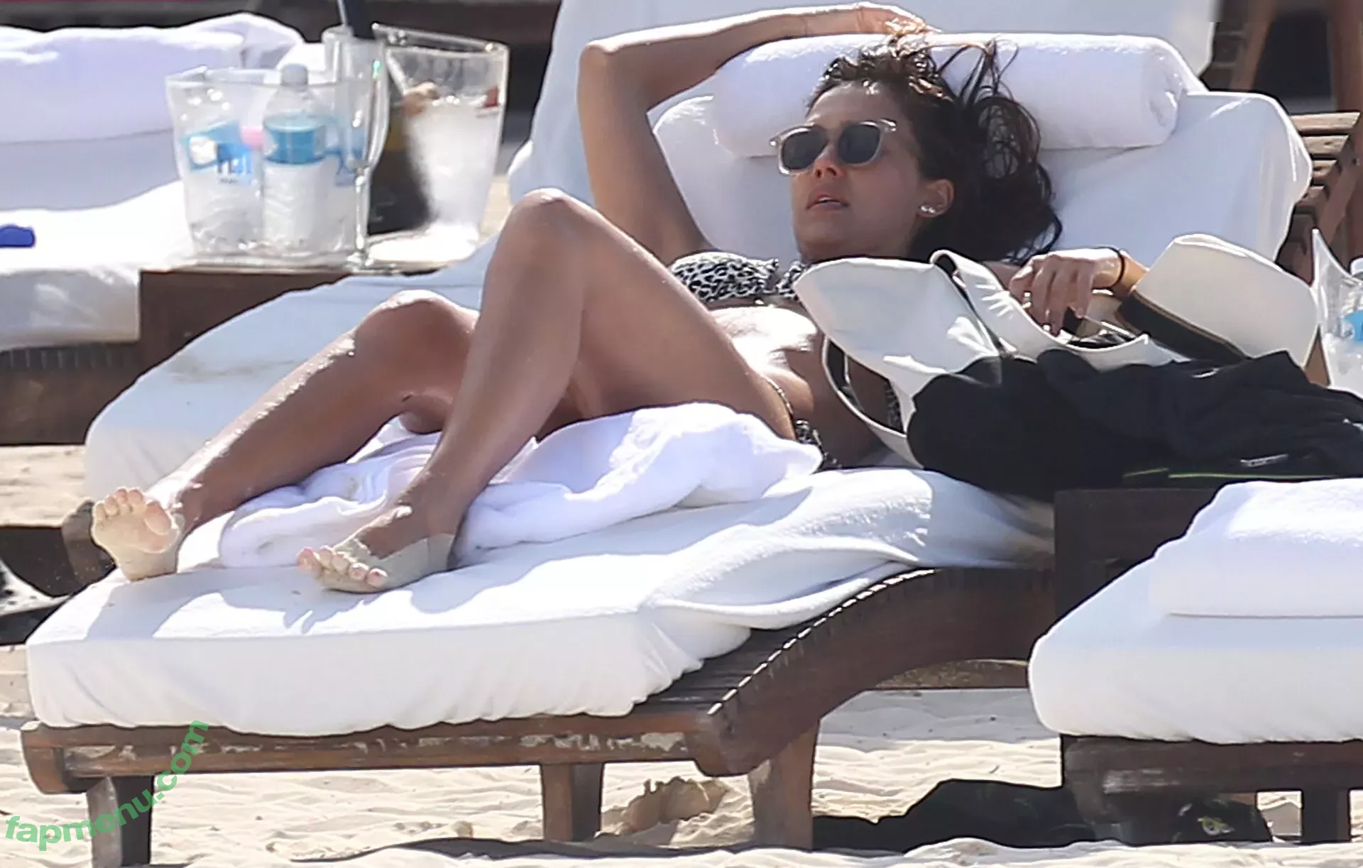 Jessica Alba nude photo #1905 (jessicaalba)