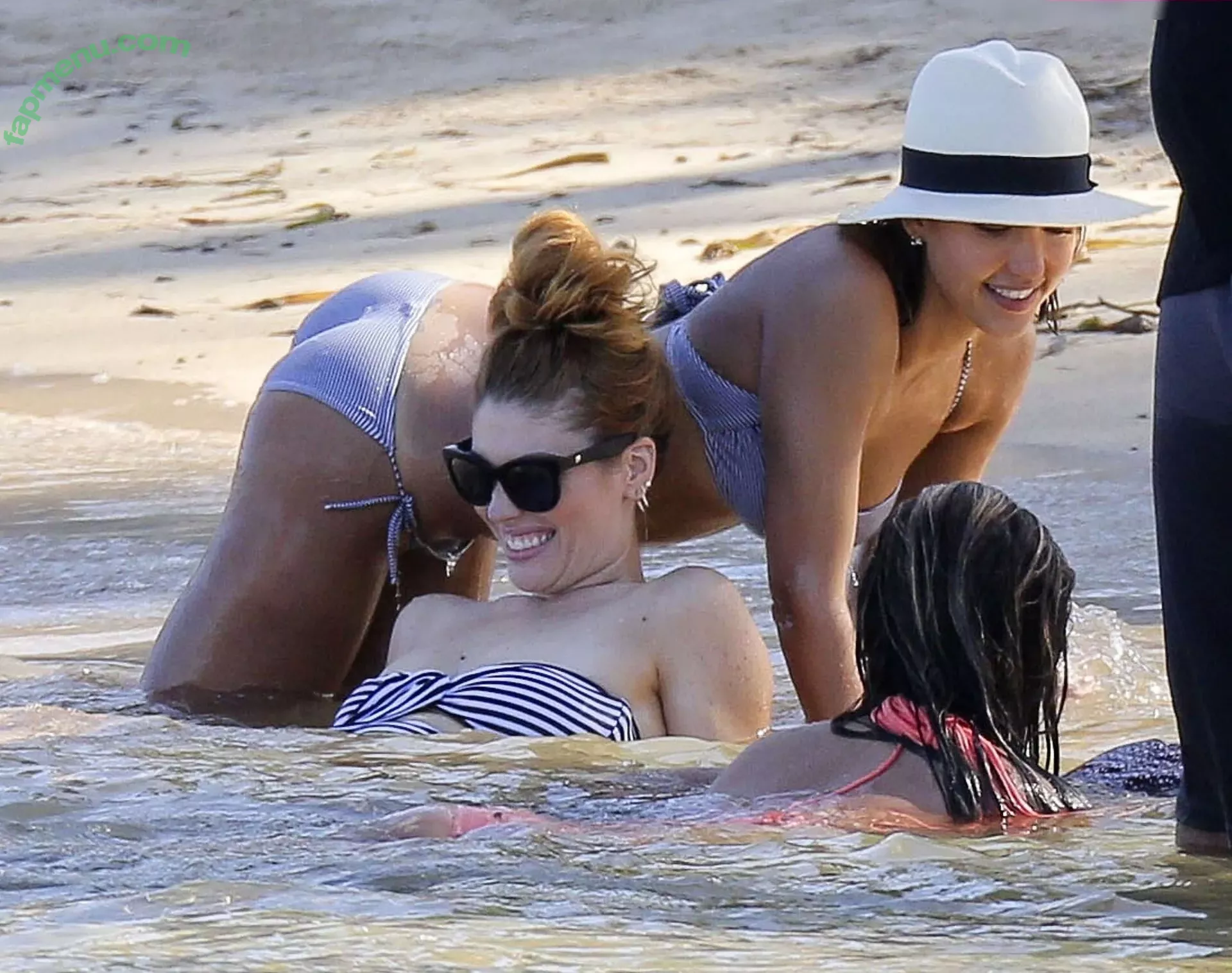 Jessica Alba nude photo #1946 (jessicaalba)