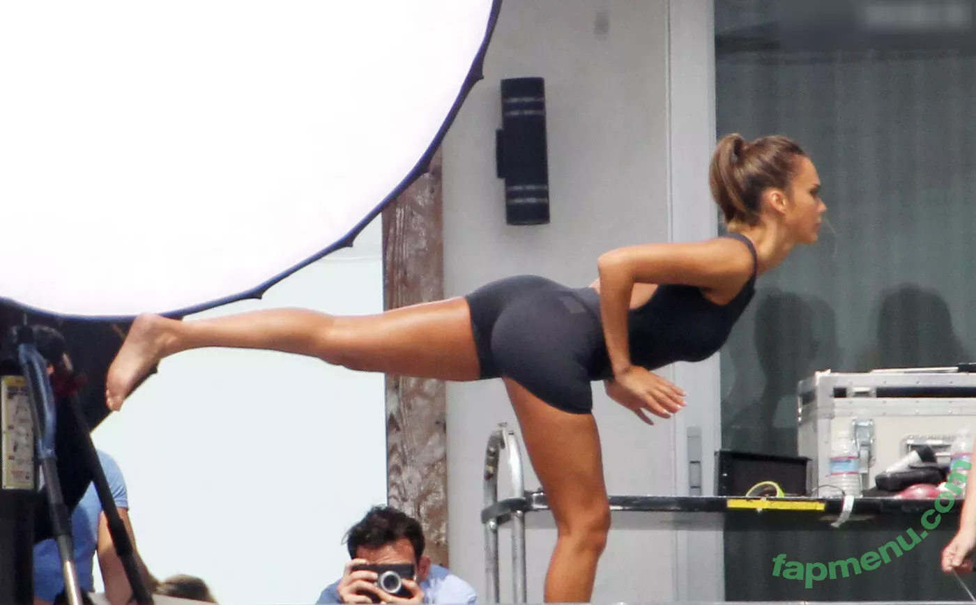 Jessica Alba nude photo #2100 (jessicaalba)