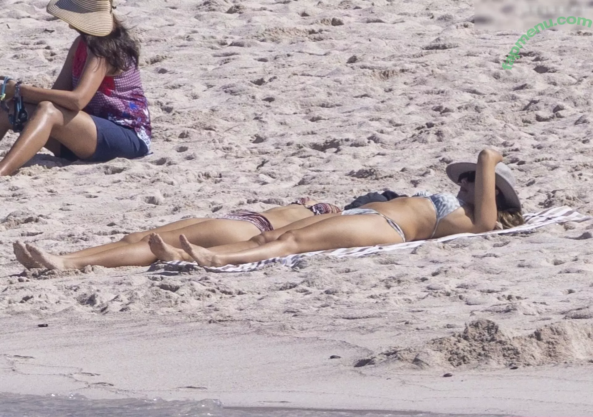 Jessica Alba nude photo #2114 (jessicaalba)