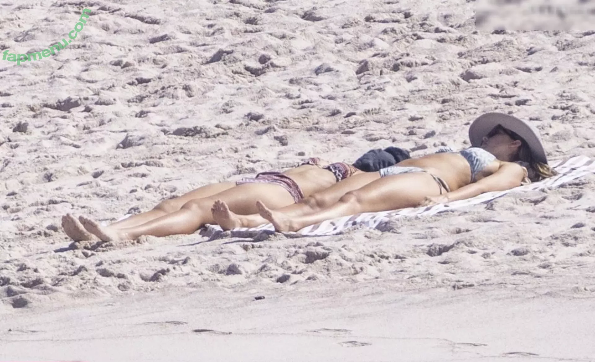 Jessica Alba nude photo #2115 (jessicaalba)