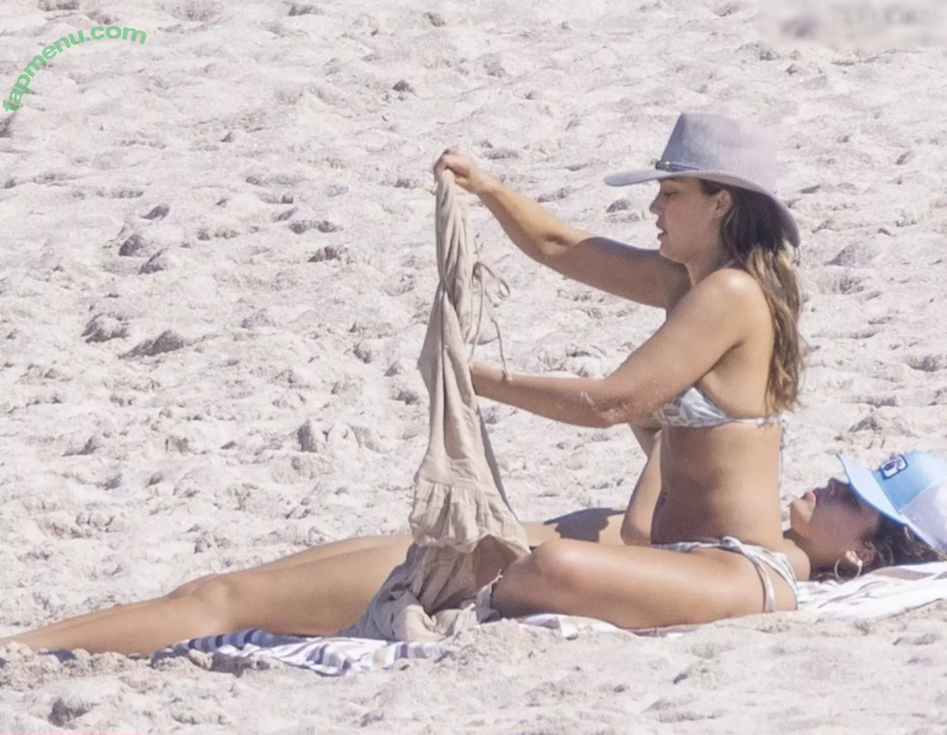 Jessica Alba nude photo #2119 (jessicaalba)