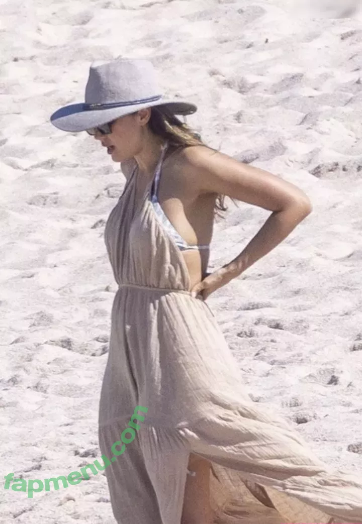 Jessica Alba nude photo #2133 (jessicaalba)