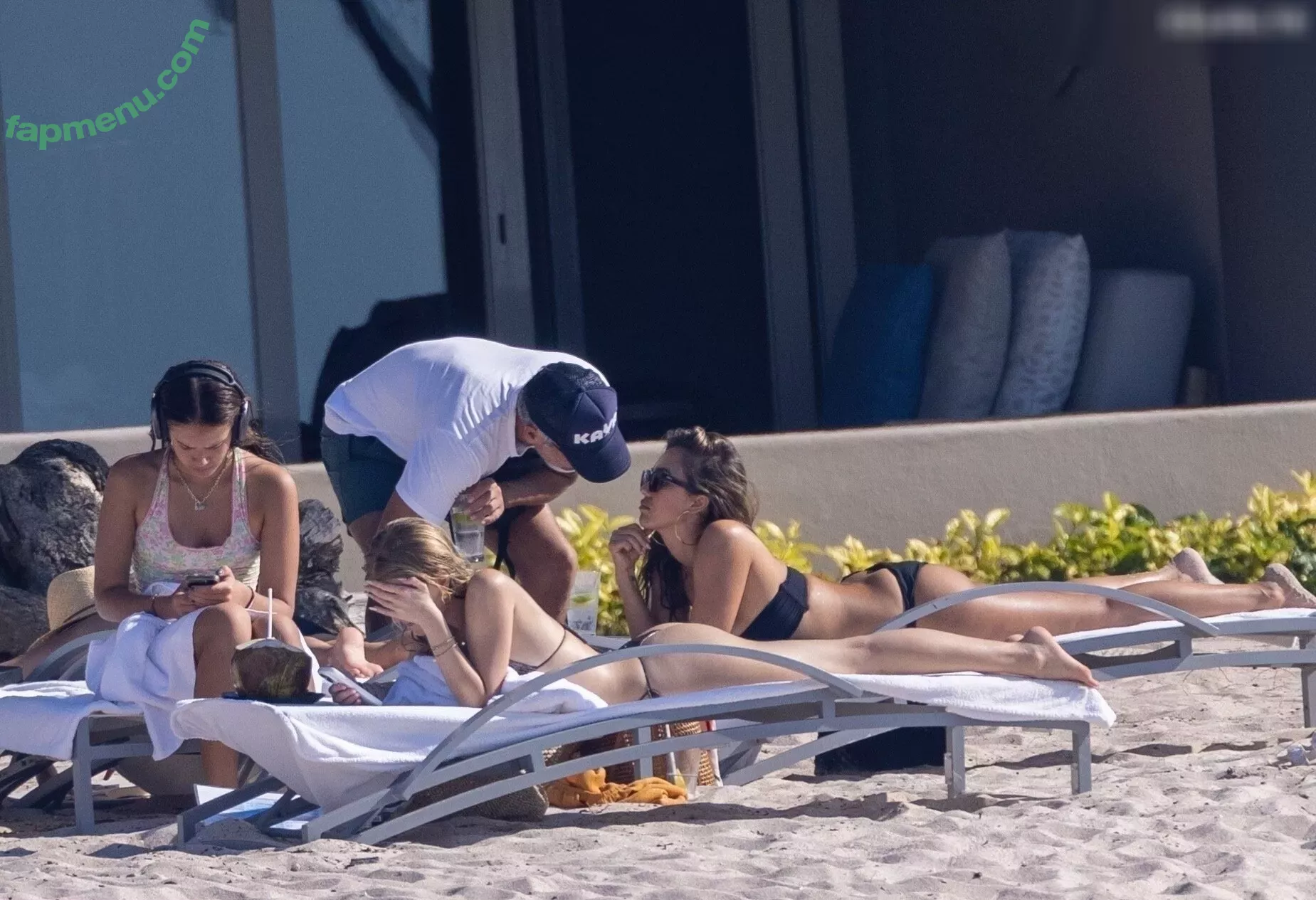 Jessica Alba nude photo #2135 (jessicaalba)