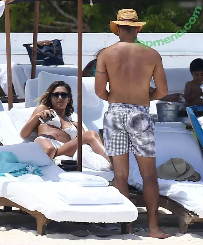 Jessica Alba nude photo #2153 (jessicaalba)