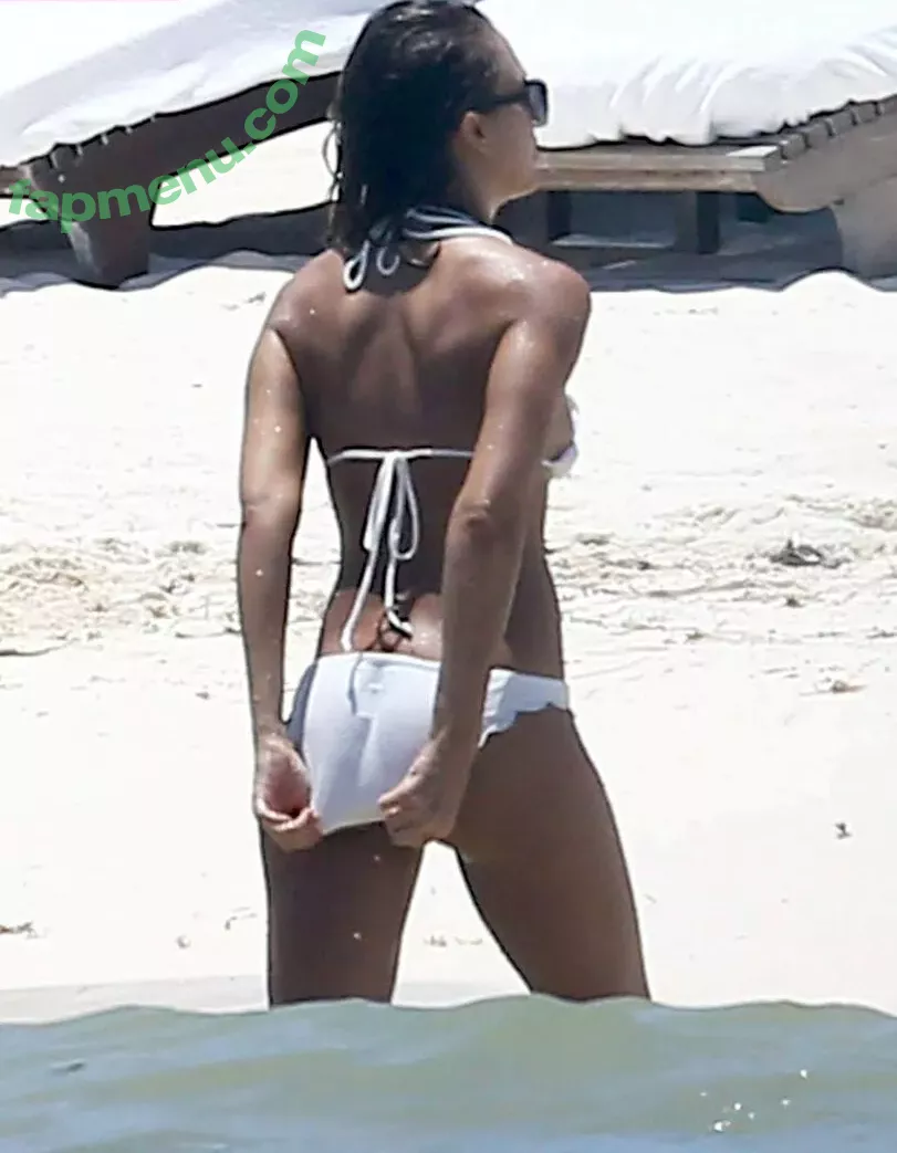 Jessica Alba nude photo #2167 (jessicaalba)