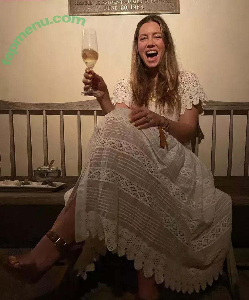 Jessica Biel nude photo #0008 (JessicaBiel / jessica_biel)