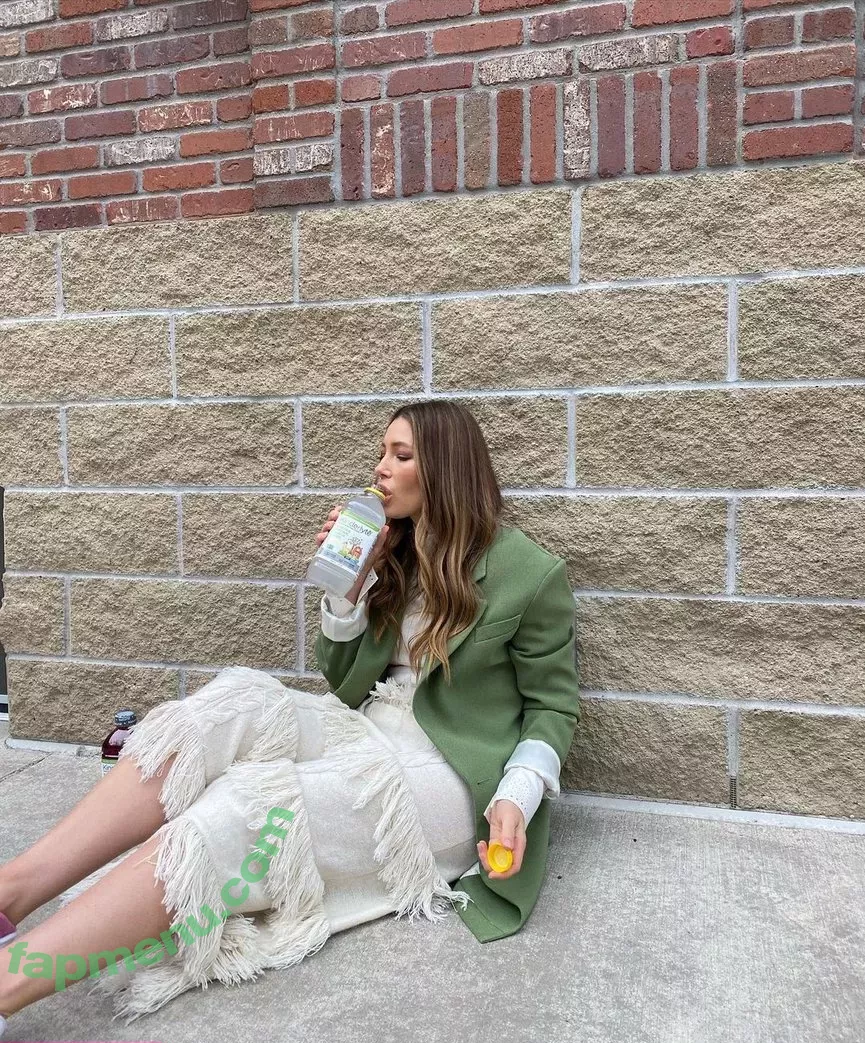 Jessica Biel nude photo #0012 (JessicaBiel / jessica_biel)