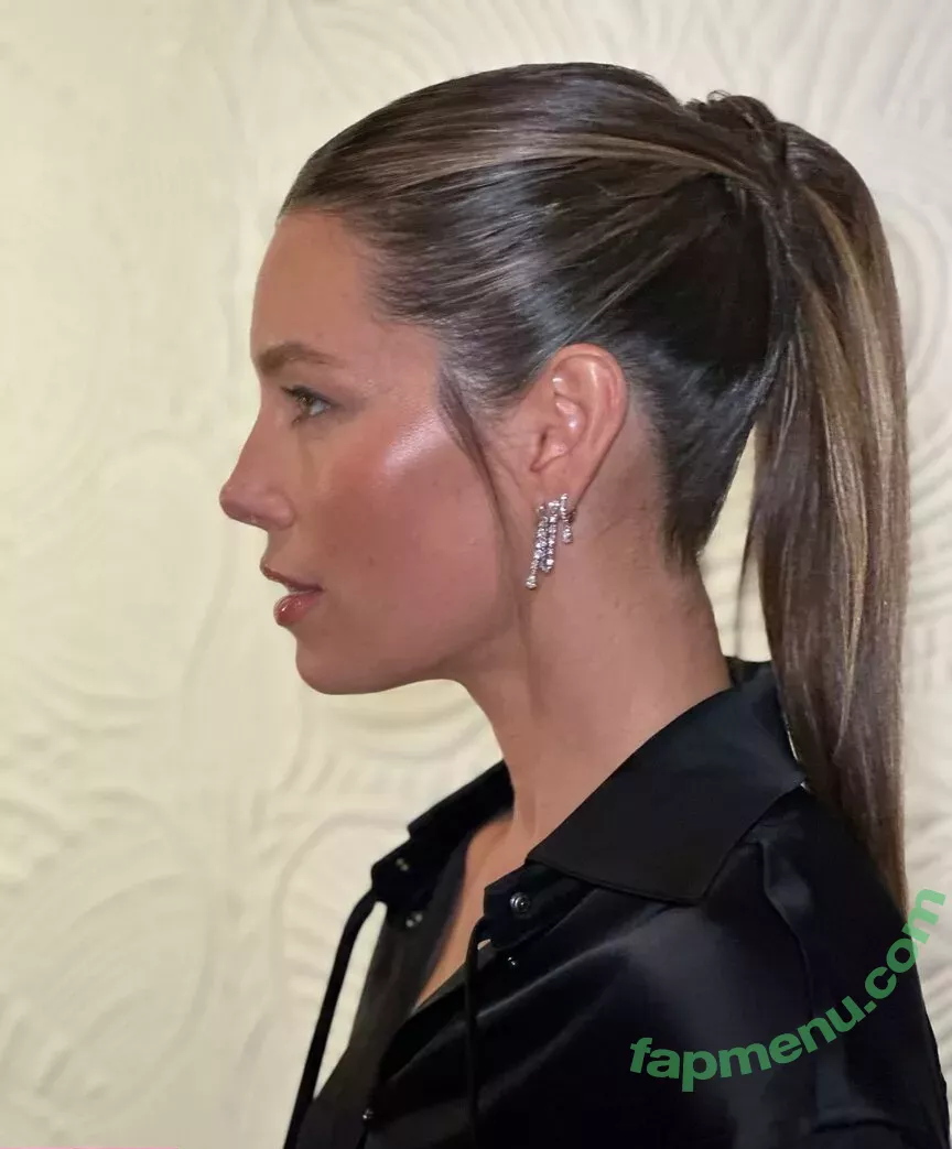 Jessica Biel nude photo #0380 (JessicaBiel / jessica_biel)