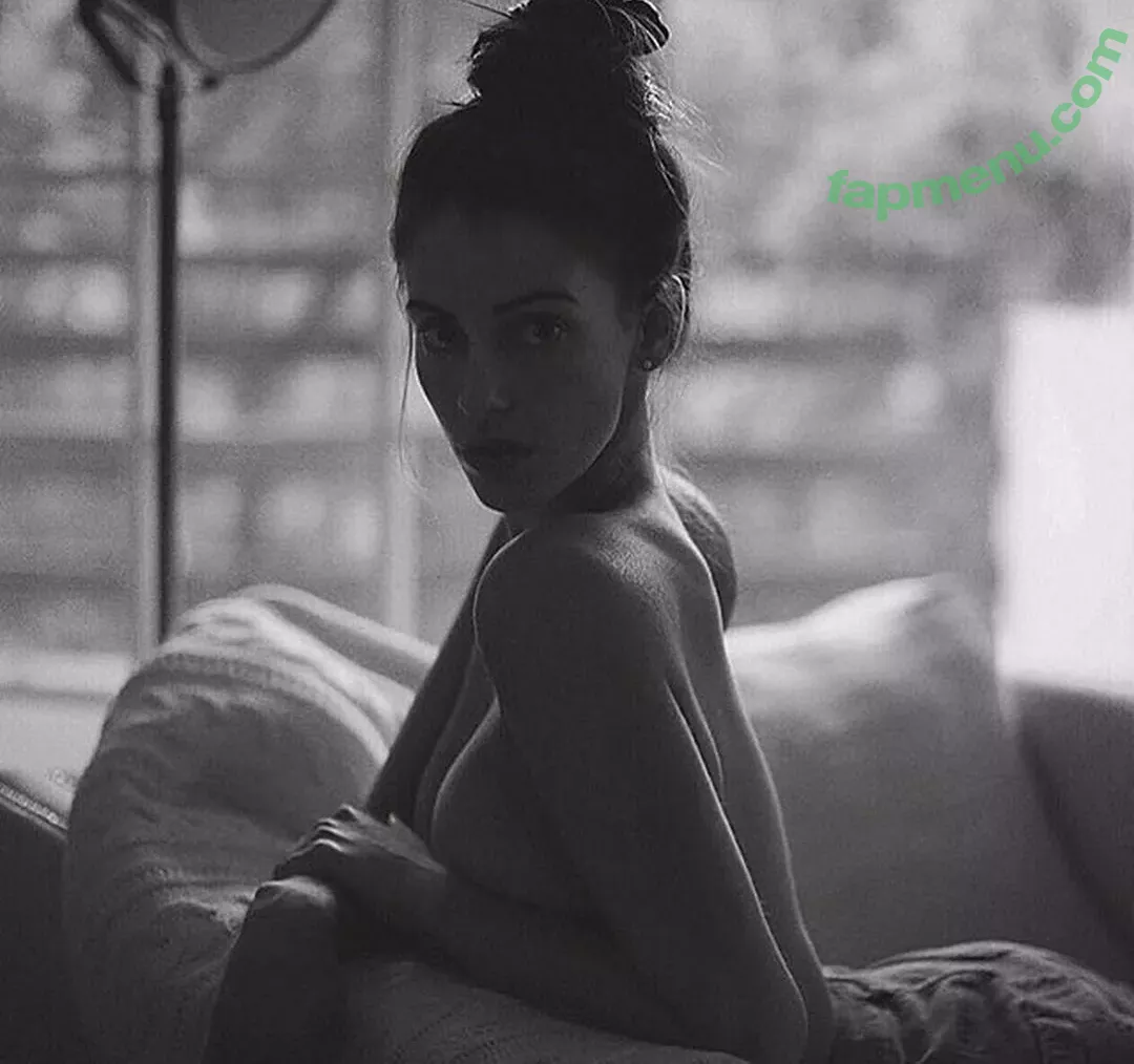 Jessica Lowndes nude photo #0240 (jessicalowndes)