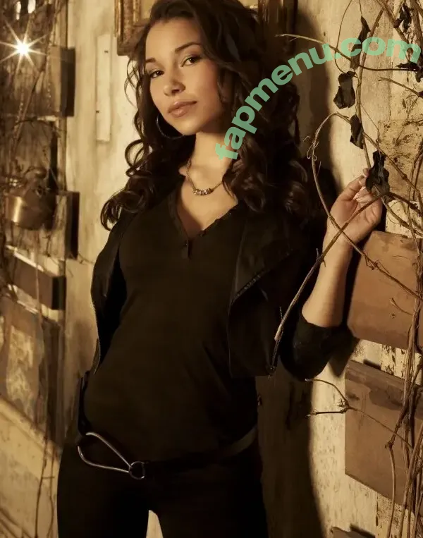Jessica Parker Kennedy nude photo #0064 (jessicakbarbie / jparkerk3)