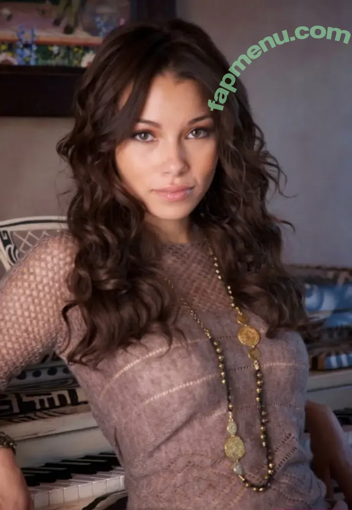 Jessica Parker Kennedy nude photo #0069 (jessicakbarbie / jparkerk3)