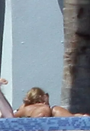 Jessica Simpson / 52529184 / JessicaSimpson nude photo #0769