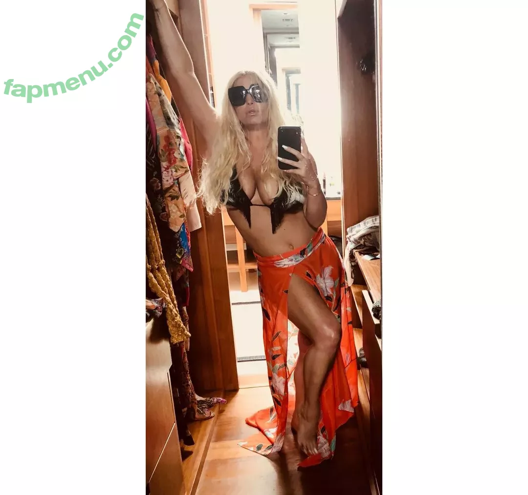 Jessica Simpson nude photo #0256 (52529184 / JessicaSimpson)