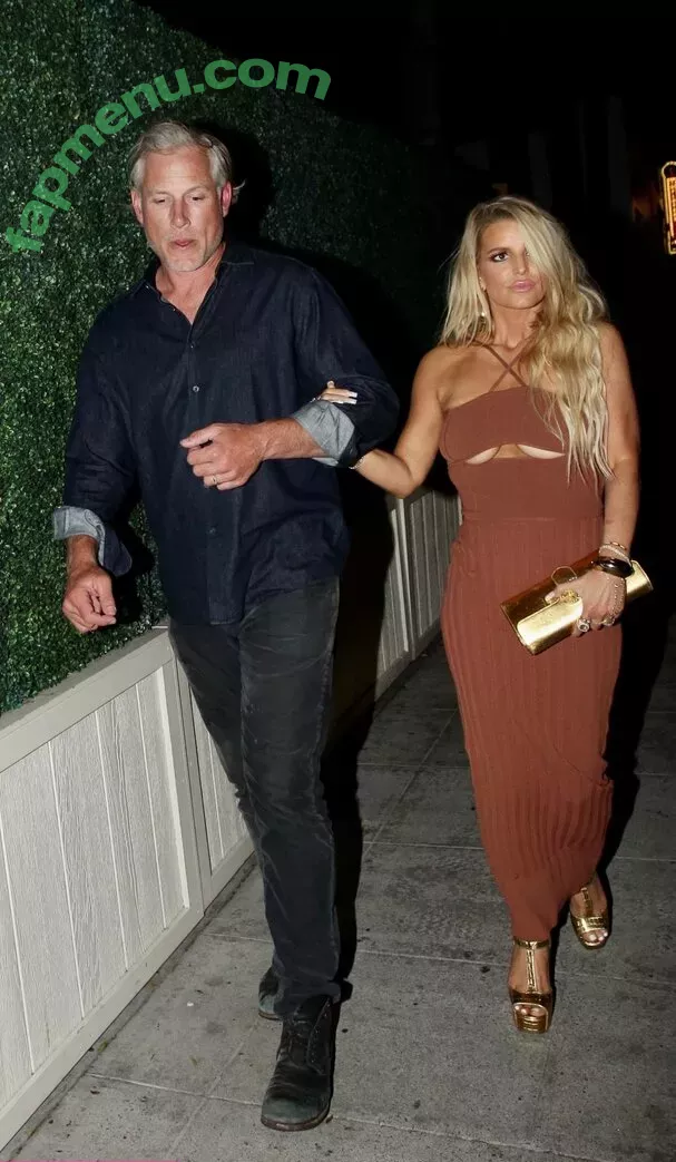 Jessica Simpson nude photo #0275 (52529184 / JessicaSimpson)