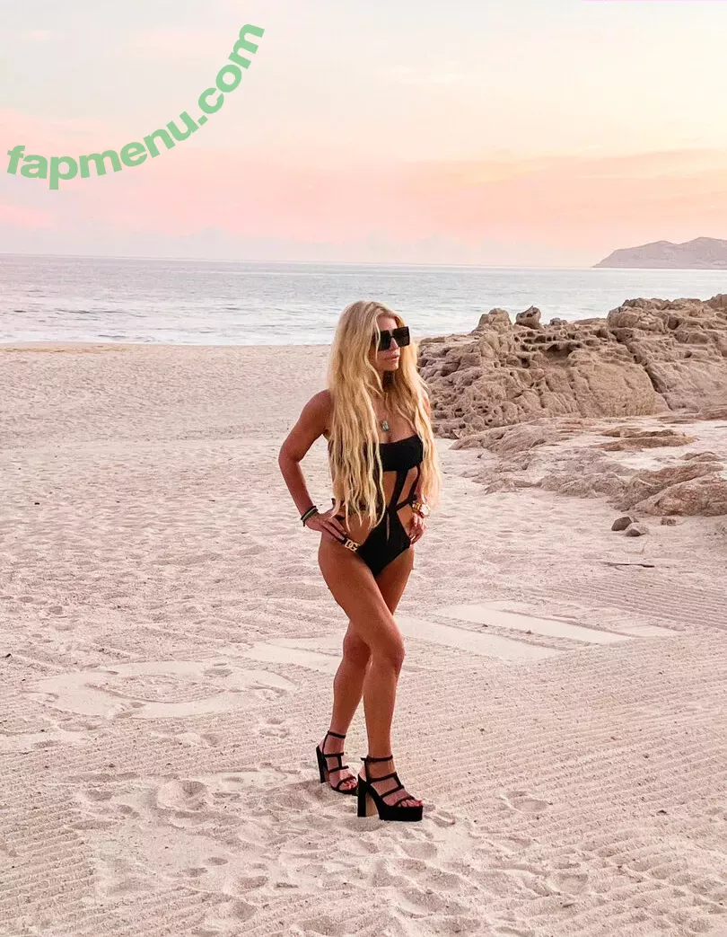 Jessica Simpson nude photo #0315 (52529184 / JessicaSimpson)