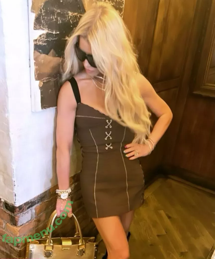 Jessica Simpson nude photo #0337 (52529184 / JessicaSimpson)