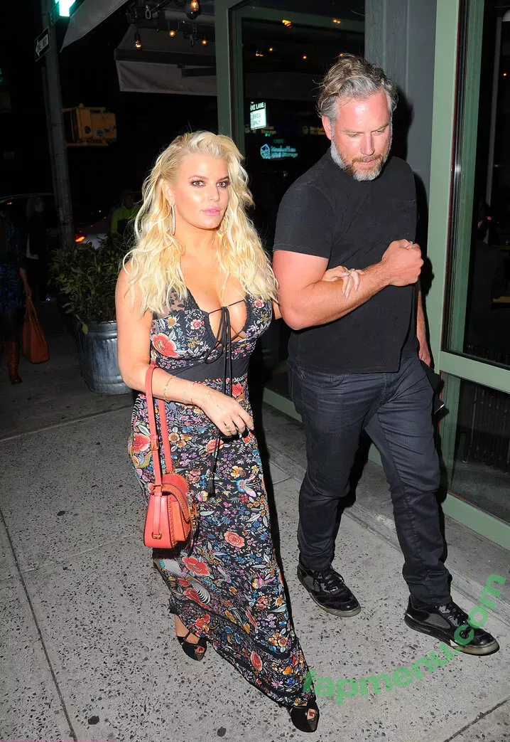 Jessica Simpson nude photo #0545 (52529184 / JessicaSimpson)
