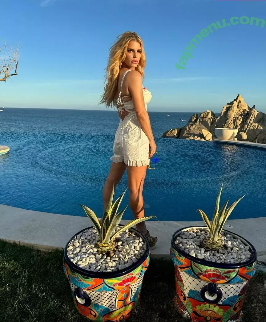 Jessica Simpson nude photo #0612 (52529184 / JessicaSimpson)