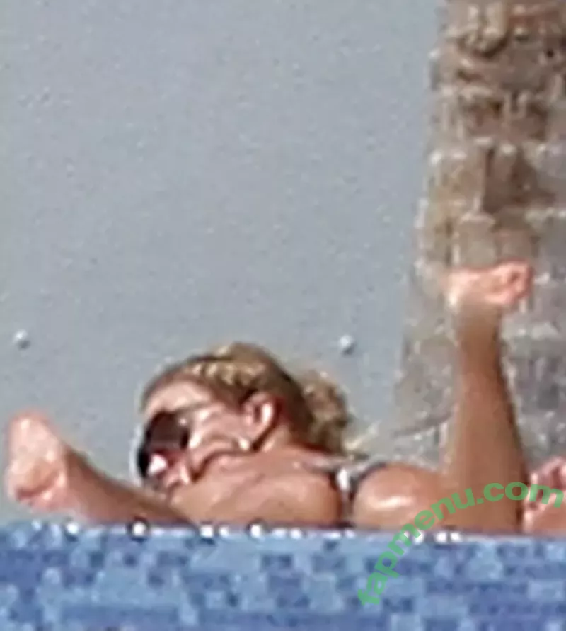 Jessica Simpson nude photo #0764 (52529184 / JessicaSimpson)
