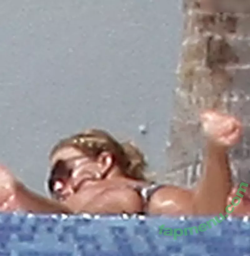 Jessica Simpson nude photo #0766 (52529184 / JessicaSimpson)