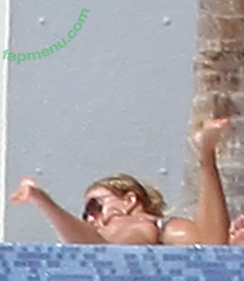 Jessica Simpson nude photo #0767 (52529184 / JessicaSimpson)