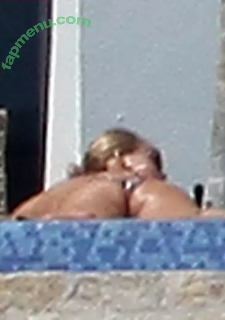 Jessica Simpson nude photo #0768 (52529184 / JessicaSimpson)