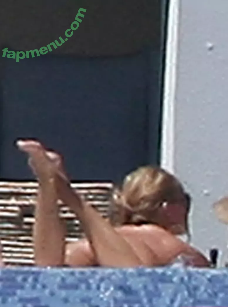 Jessica Simpson nude photo #0770 (52529184 / JessicaSimpson)