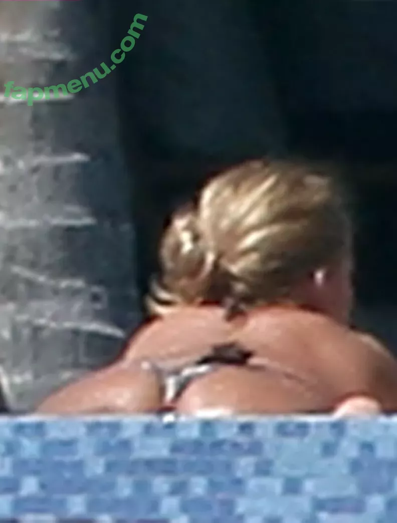 Jessica Simpson nude photo #0771 (52529184 / JessicaSimpson)